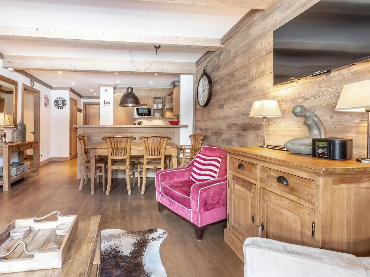 Apartment Appartement De Prestige Avec Terrasse Sud, 2 Chambres Et Parking Au Coeur De Val-D'Isere - Fr-1-694-202